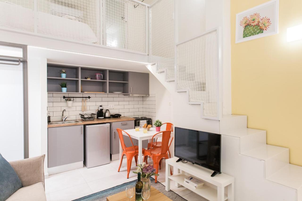 Relax In This Funky Loft Next To Metro! Athens Exterior photo